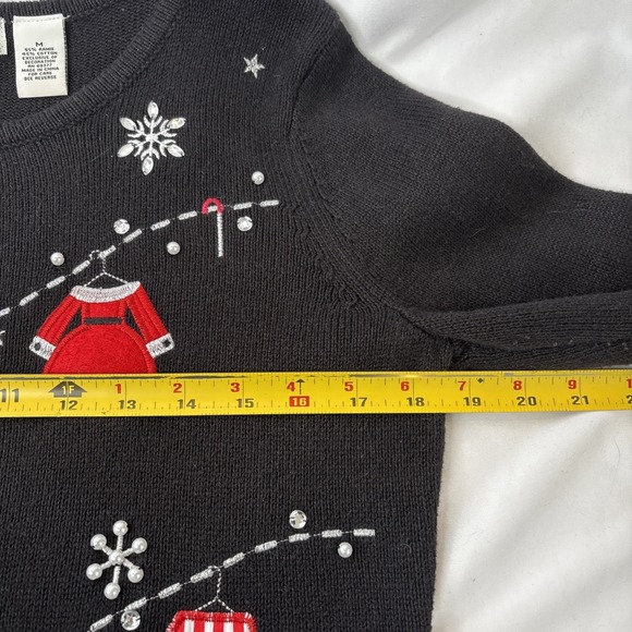 Isabella's Closet Women M Santas Clothesline Laundry Day Christmas Sweater Black - Picture 7 of 8